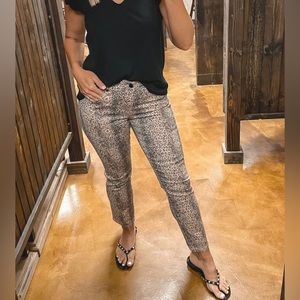 💥SALE💥 NWT DEAR JOHN Snow Leopard Gisele High Waisted Skinny, Size 30